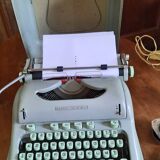 Machine a écrire Hermes 3000