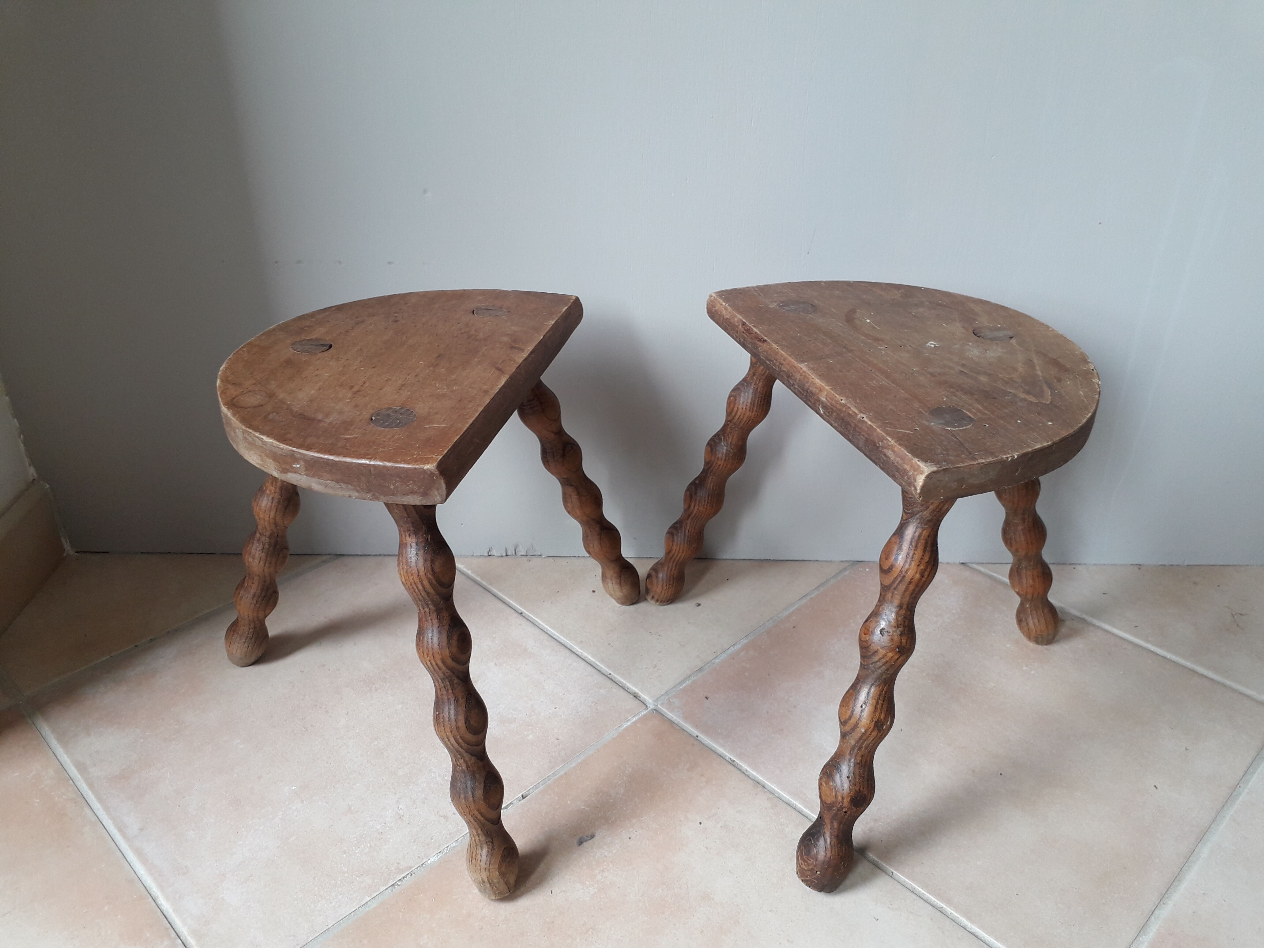 Duo wooden tripod stools