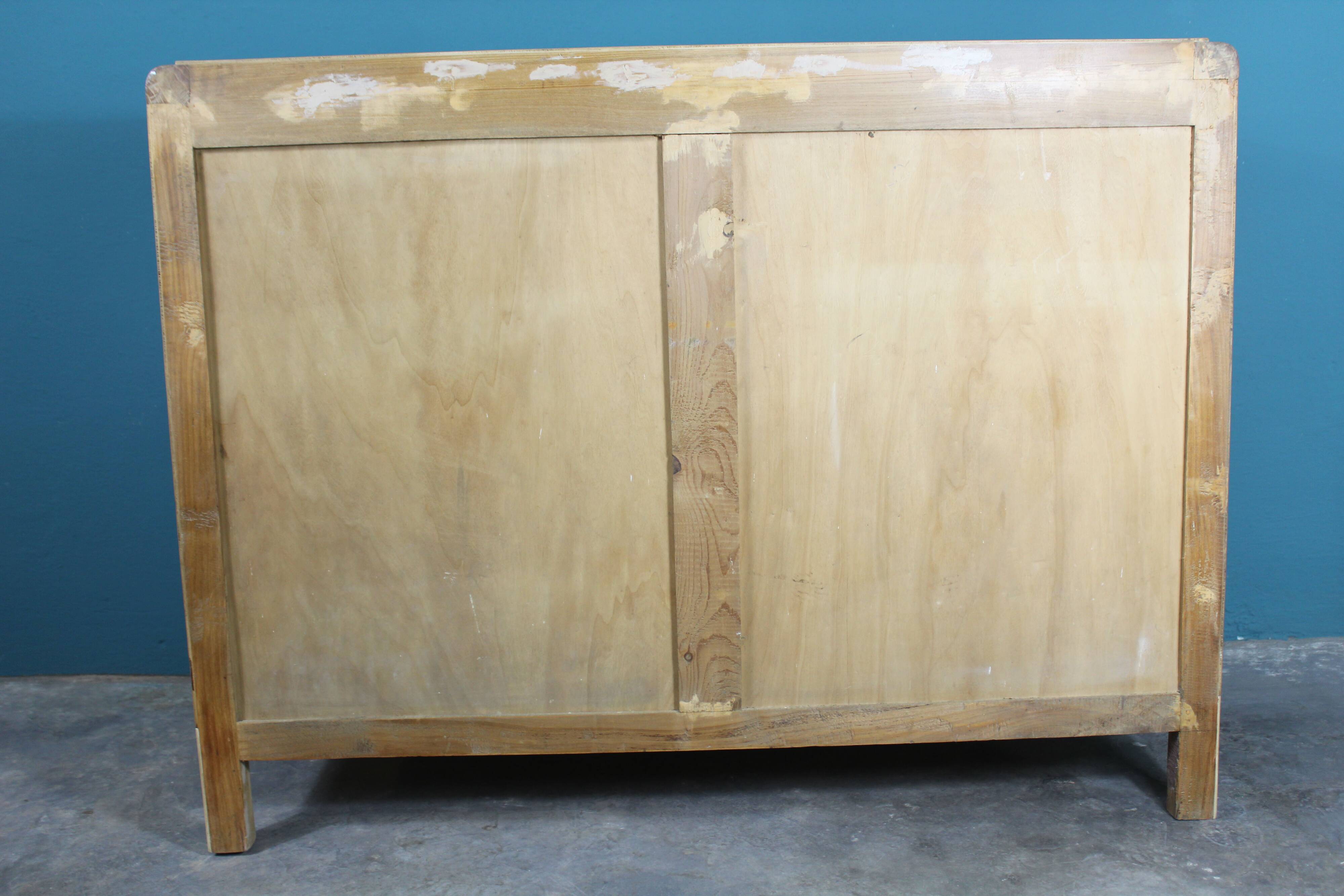 Elegant cassettiera in wood, restored, Italia 1950s, in good conditions