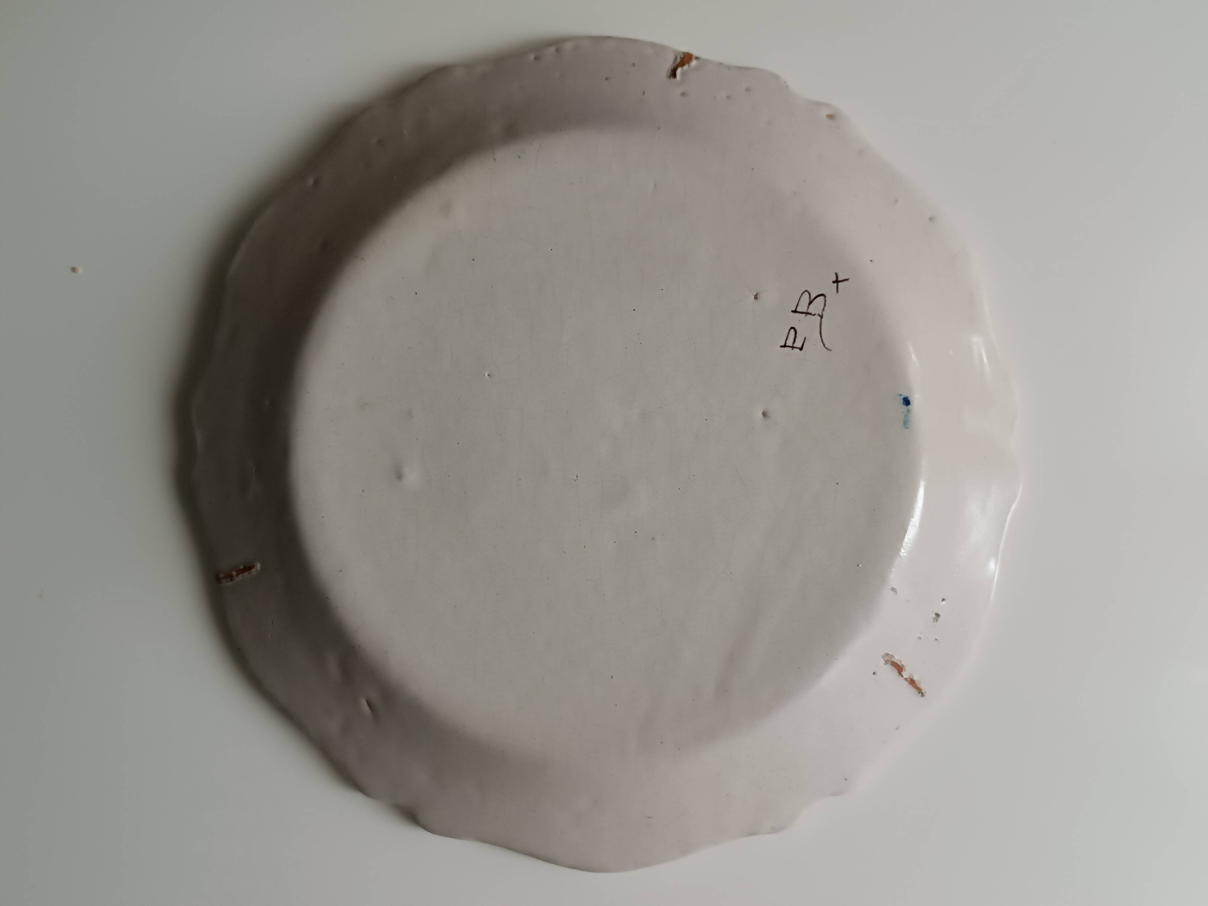 Malicorne earthenware plate with Rouen Beatrix Pouplard coat of arms