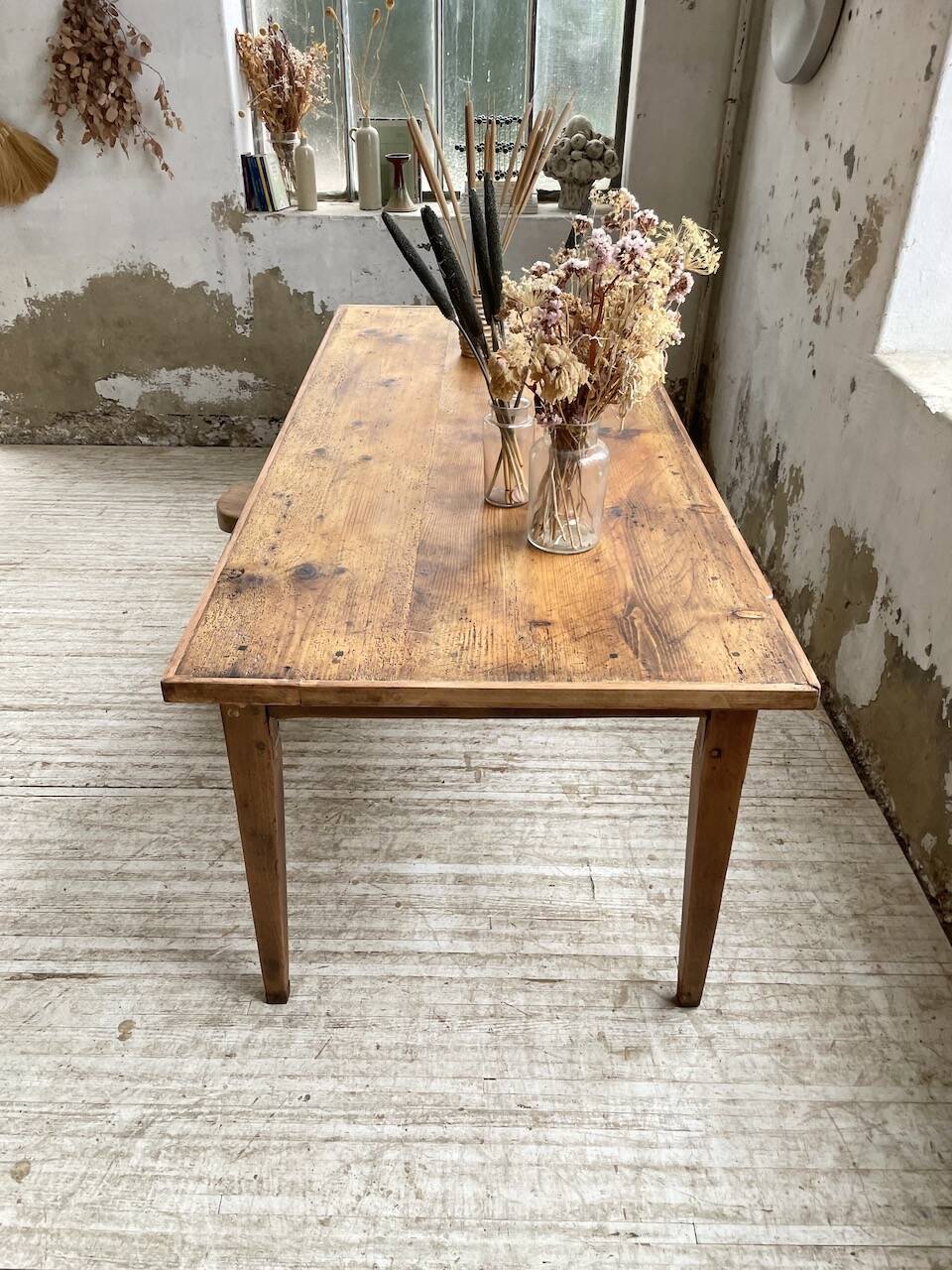 Farmhouse table with spindle legs 2m