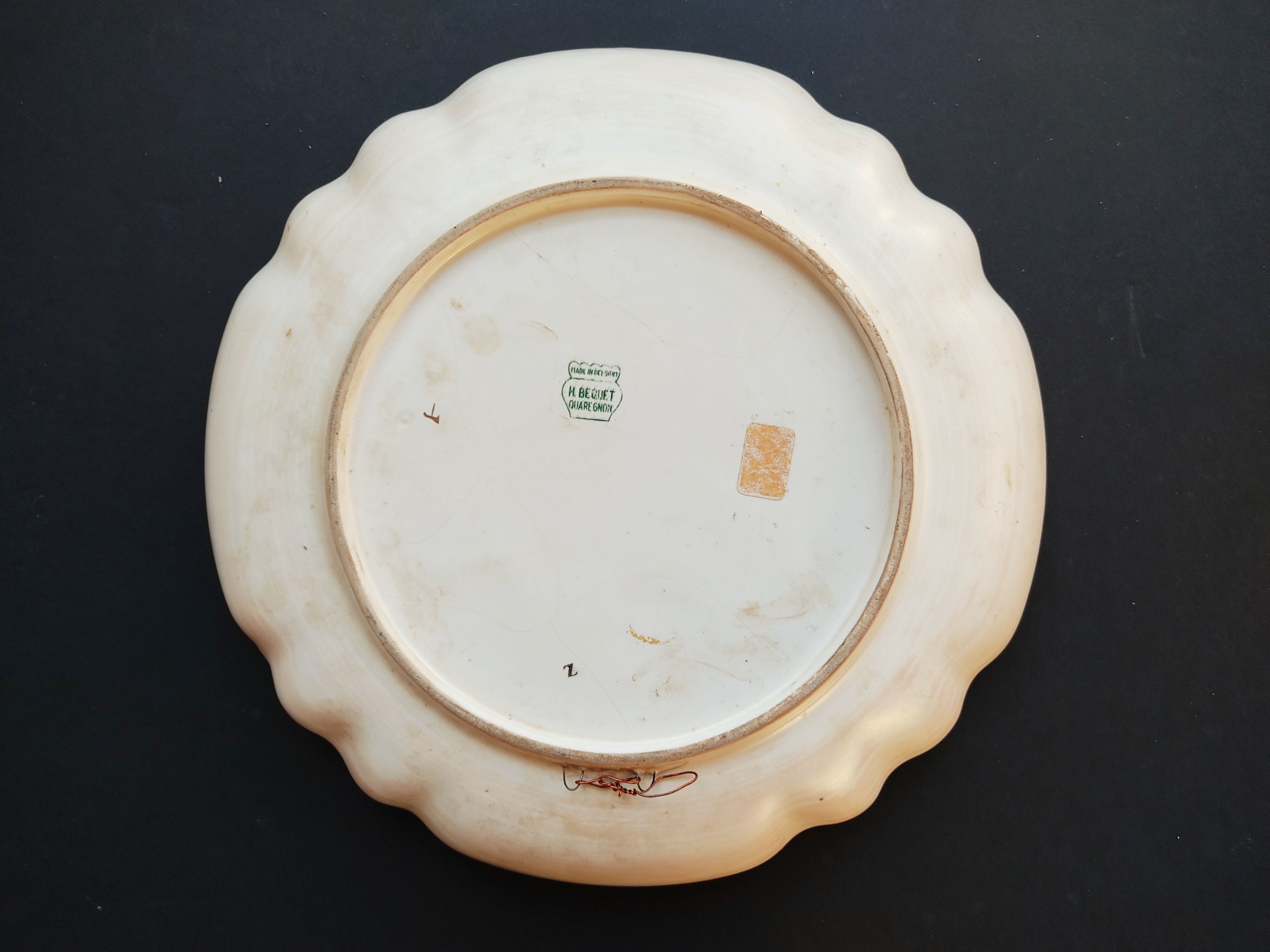 Dish Hubert Bequet décor Fabiola