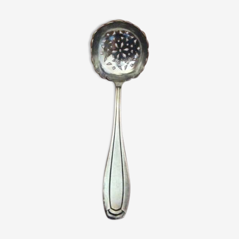 Spoon to sprinkle in silver