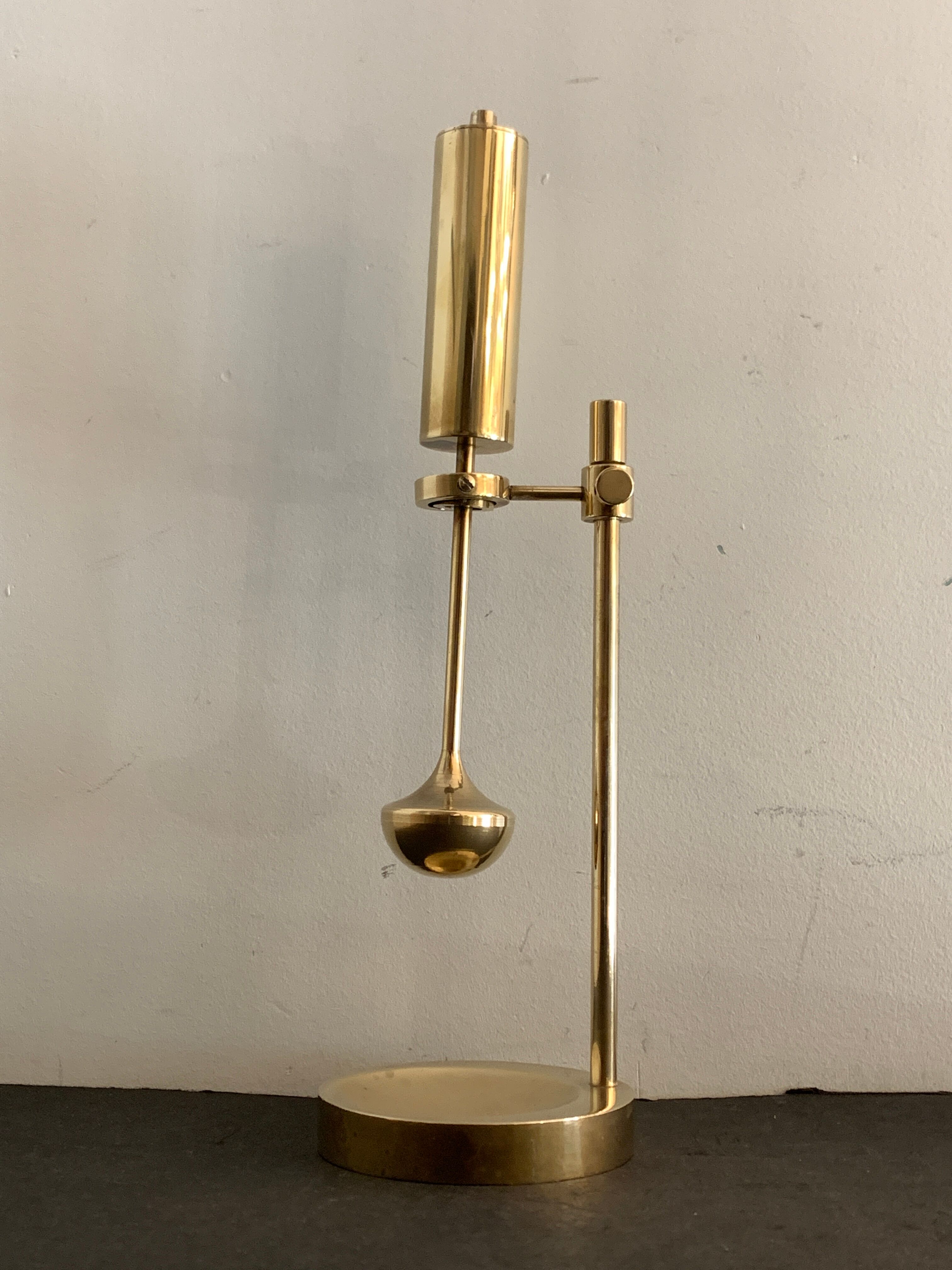 Marine gyroscopic oil lamp in polished solid brass, Ilse Ammonsen for Daproma, Denmark, 1950