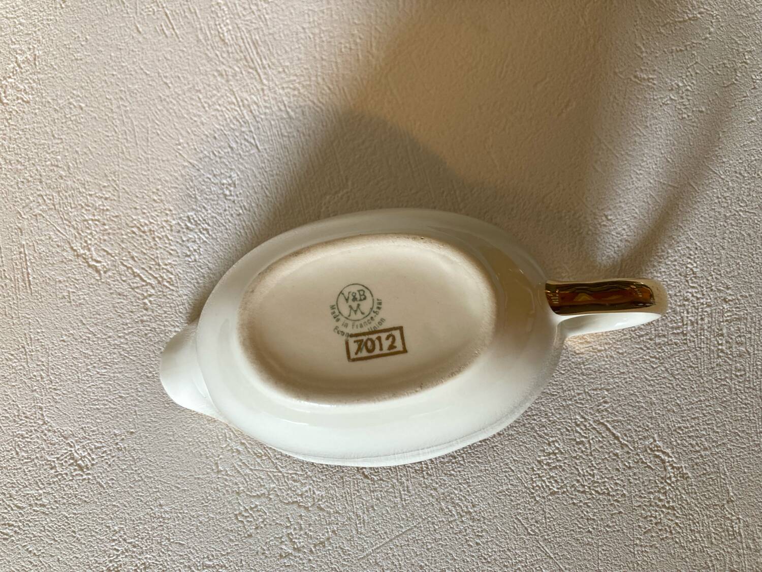 Villeroy and Boch gravy boat, 1950s, cream and gold