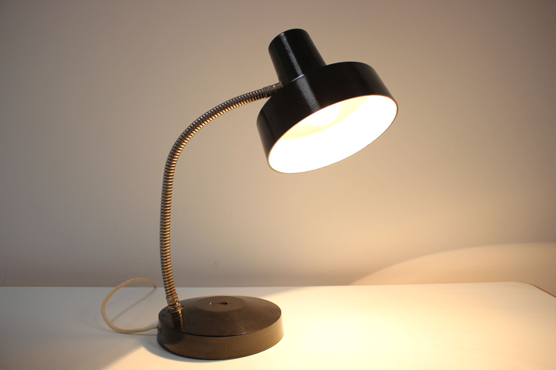 Vintage bakelite table lamp, 1950's