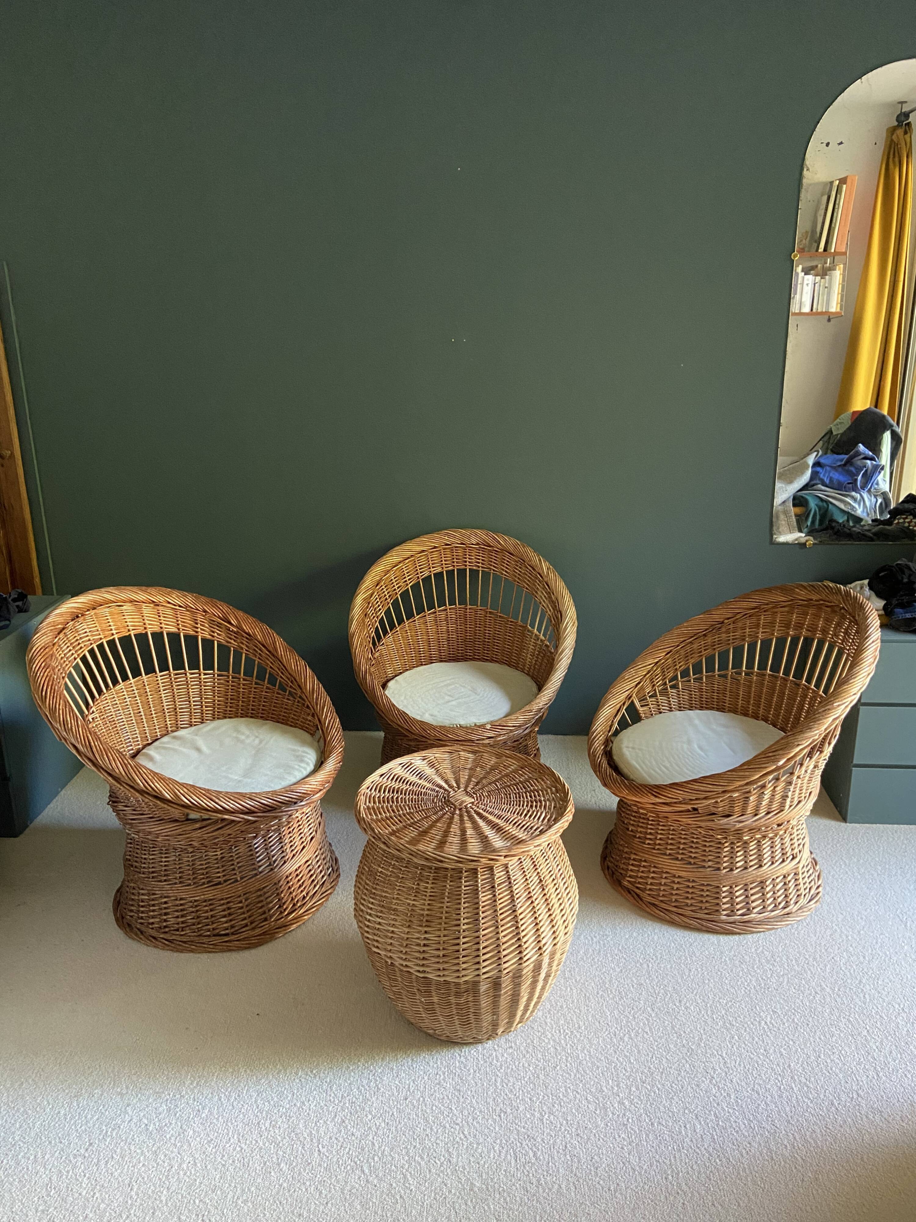 Lot de fauteuils et table en rotin osier années 70