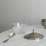Saucières, serviteur en métal argenté et verre ciselé