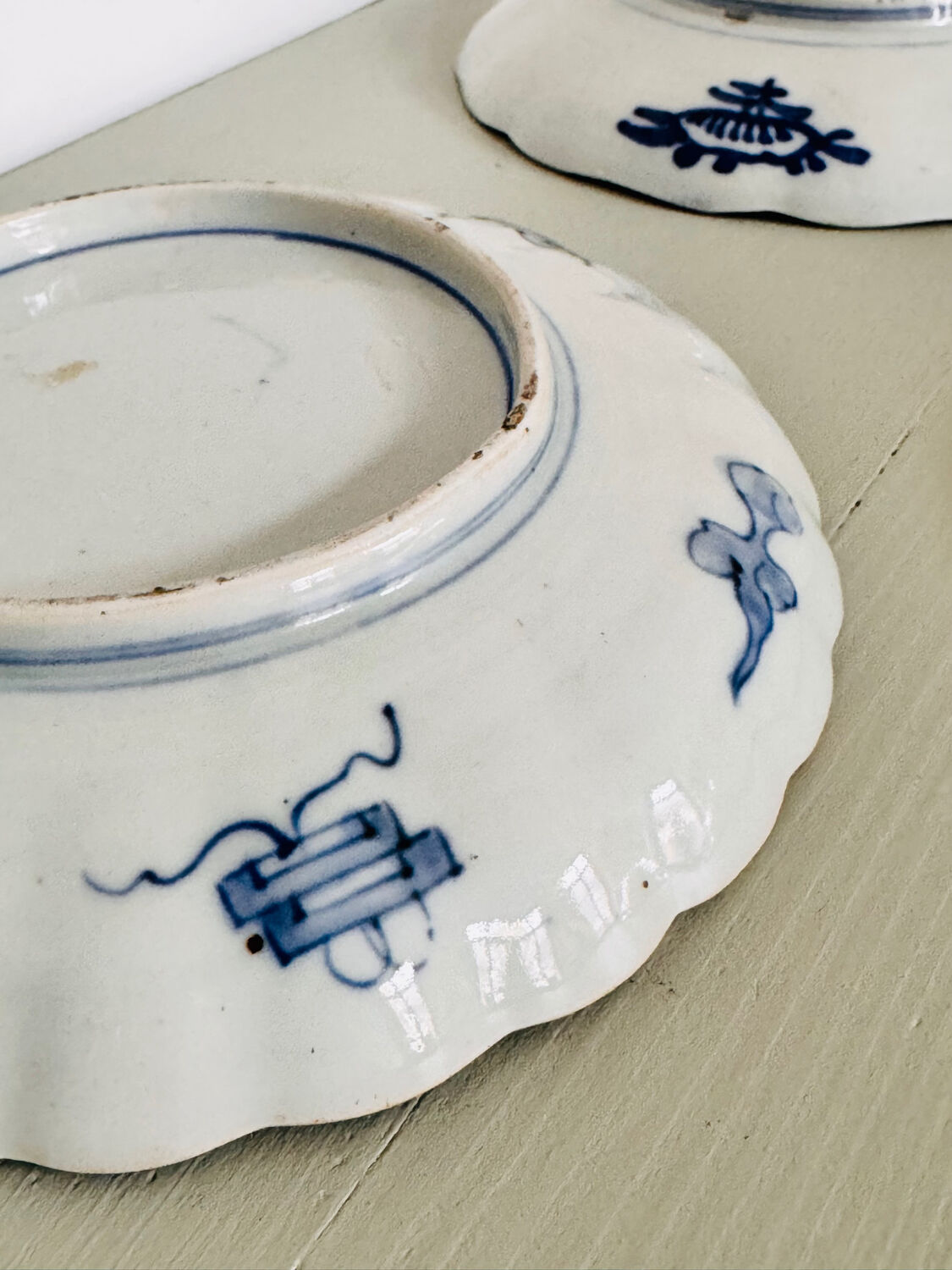 3 Imari porcelain plates from Japan, 19th century