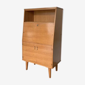 Oak pyramidal secretary