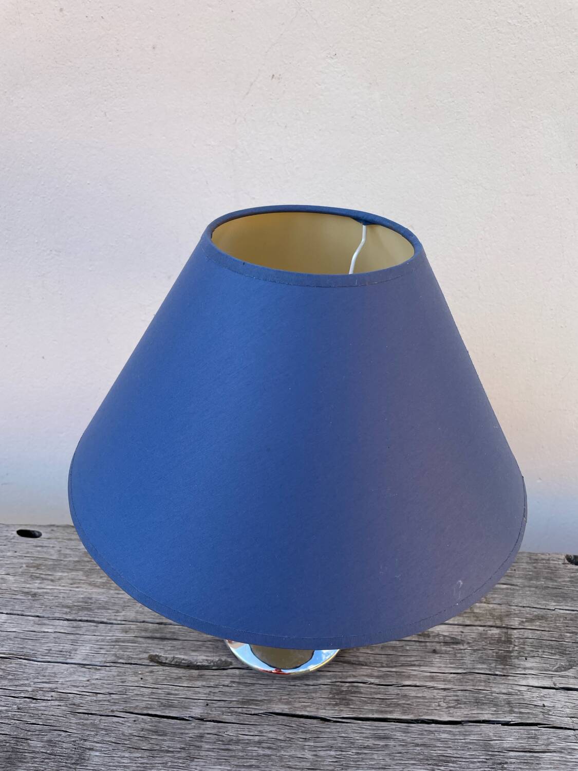 Scandinavian lamp in wood and metal