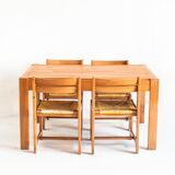 Ensemble table extensible et  4 chaises au design rationaliste en bois d'orme massif. France, 70's