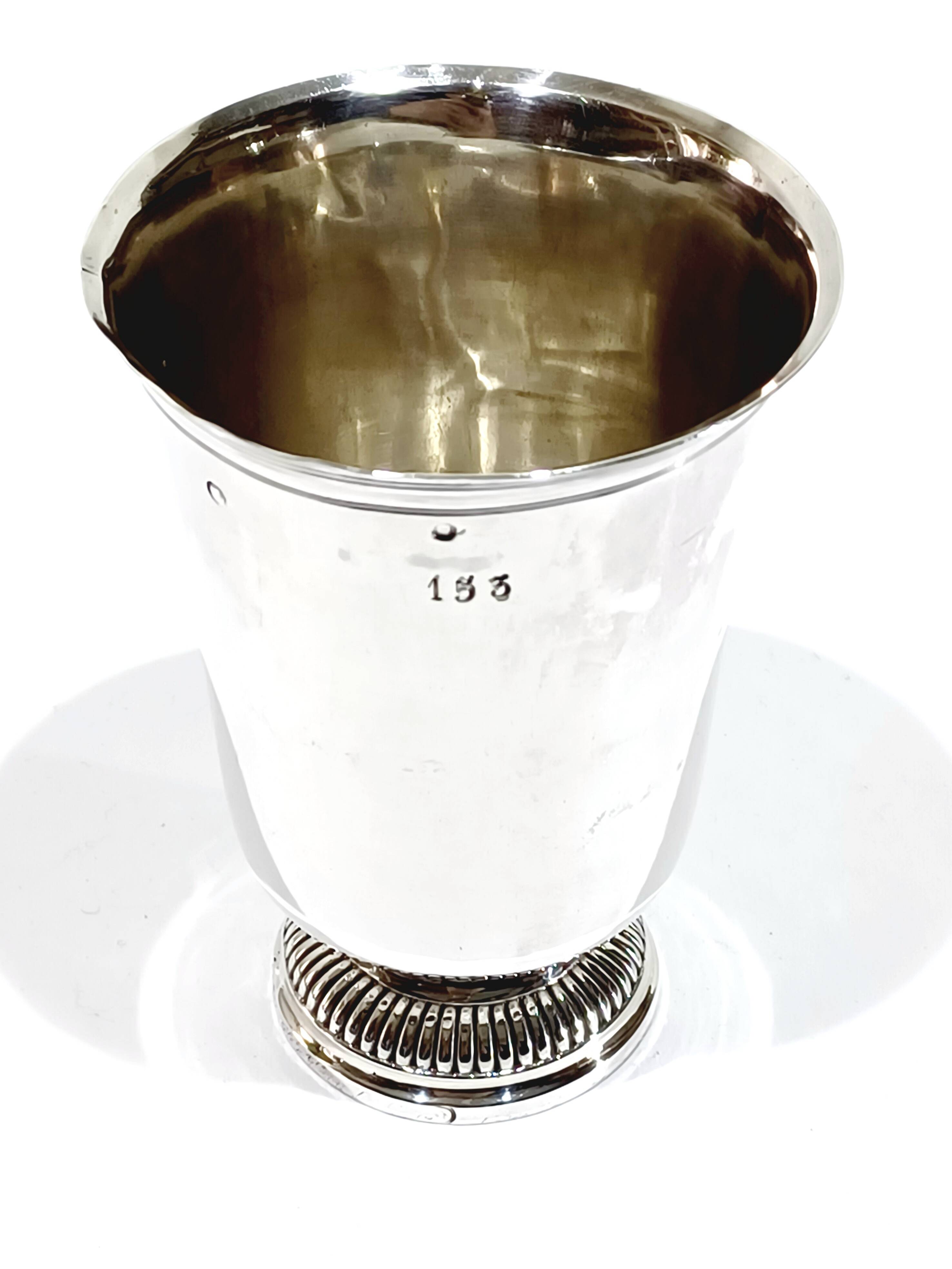 Timbale en argent massif numérotée 153