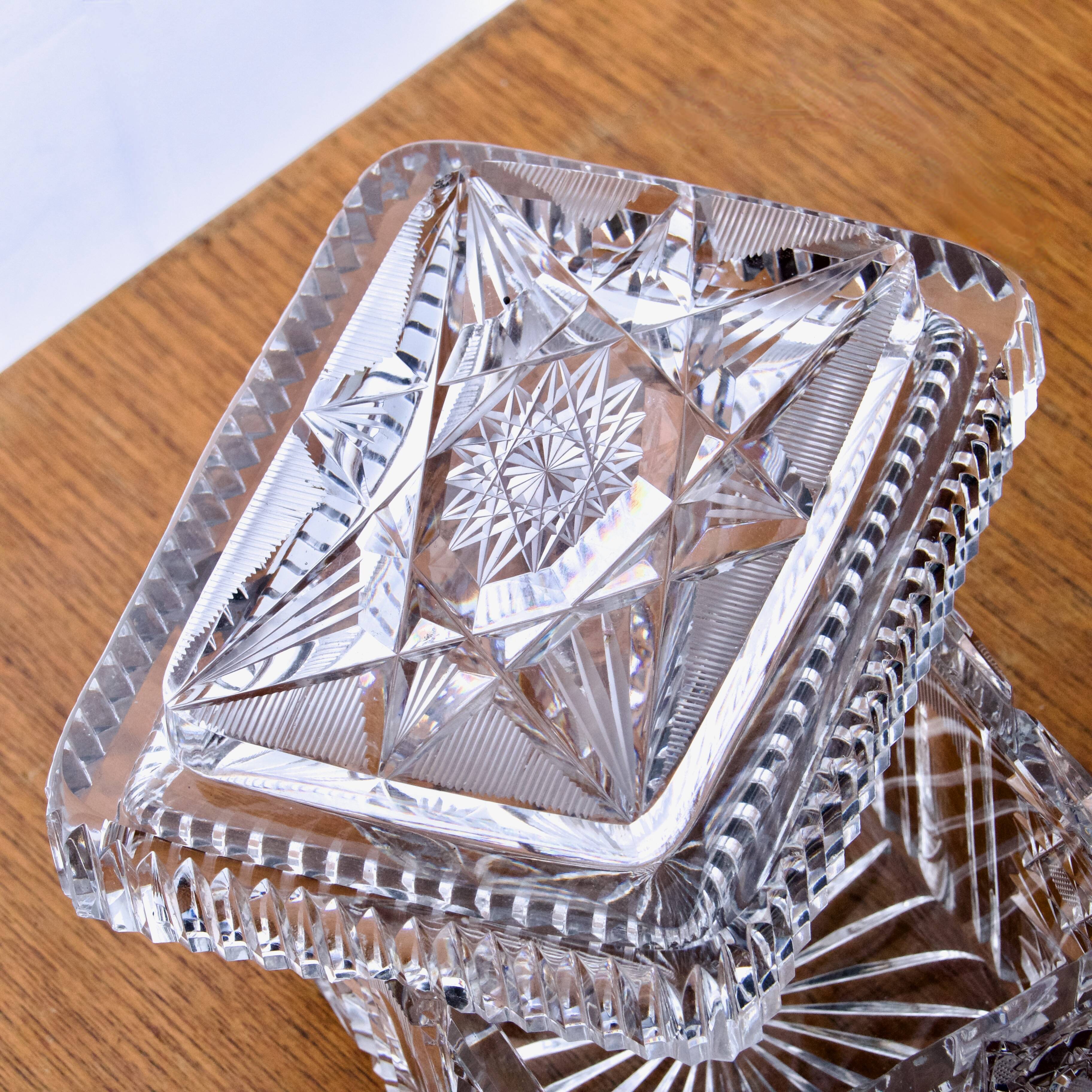 Antique 19th-century crystal snuffbox