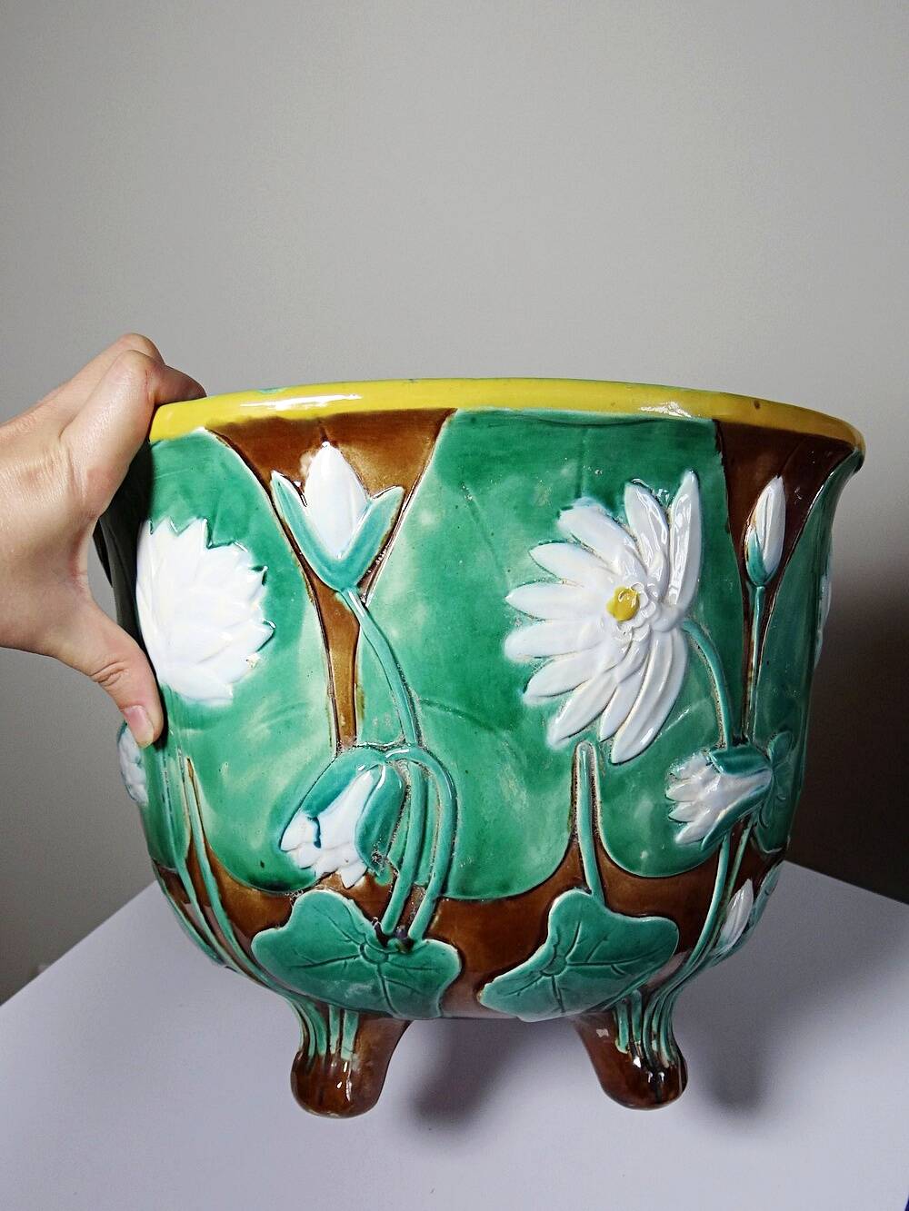 Large antique English majolica planter attributed to J. Holdcroft circa 1870-1880.