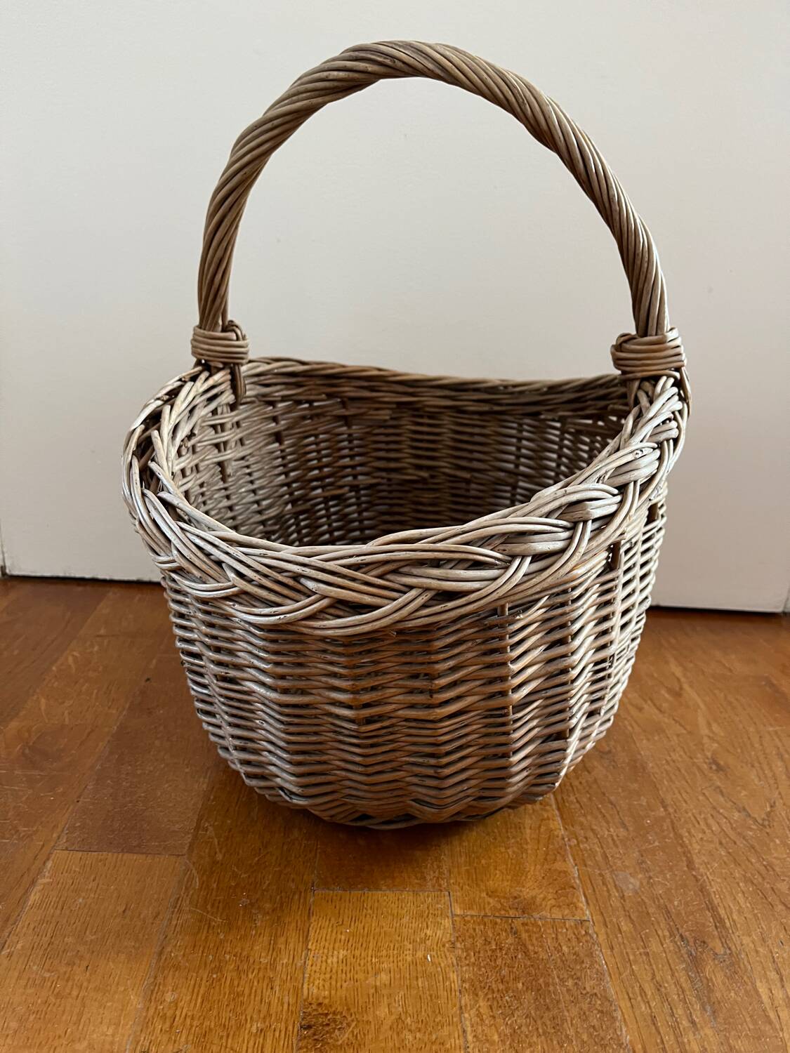 Wicker basket