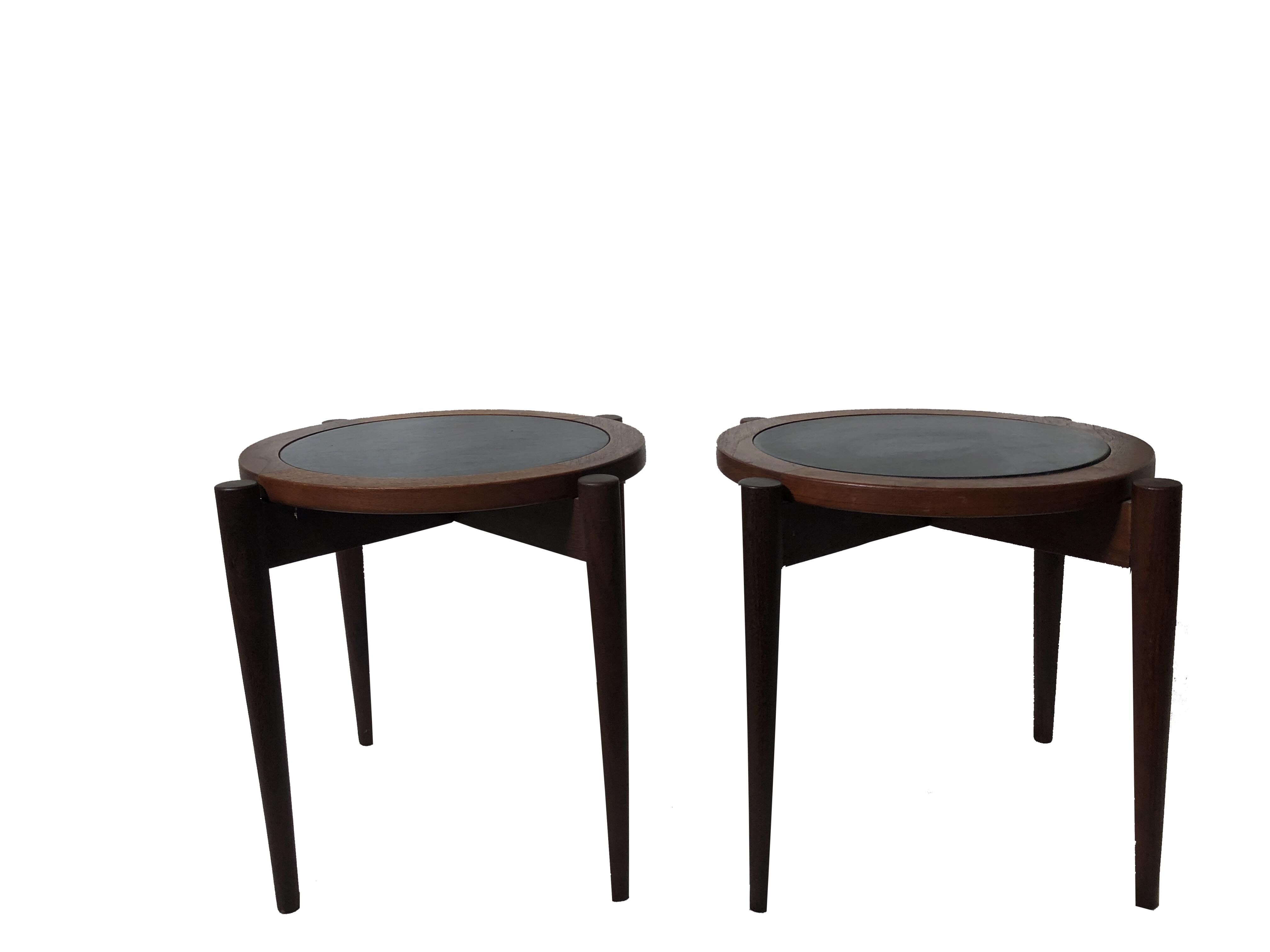 Paire de tables de chevet ou d'appoint