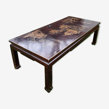 Coffee table lacquered in the taste of China