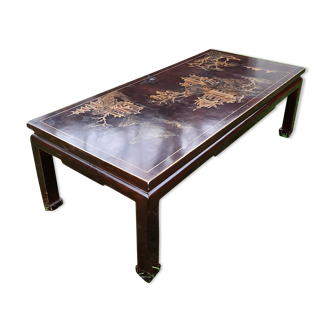 Coffee table lacquered in the taste of China