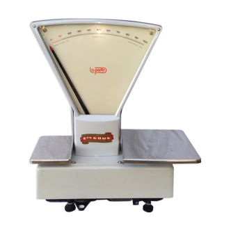 Old store scale