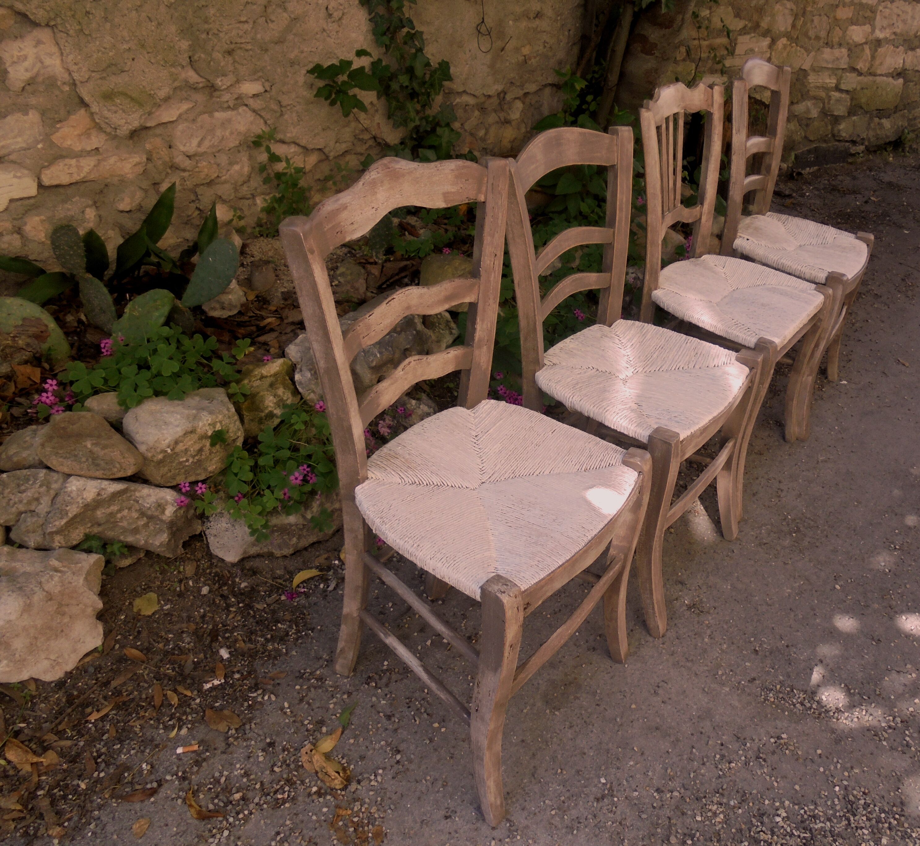 Lot 4 mulched chairs