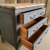 Antique chest of drawers