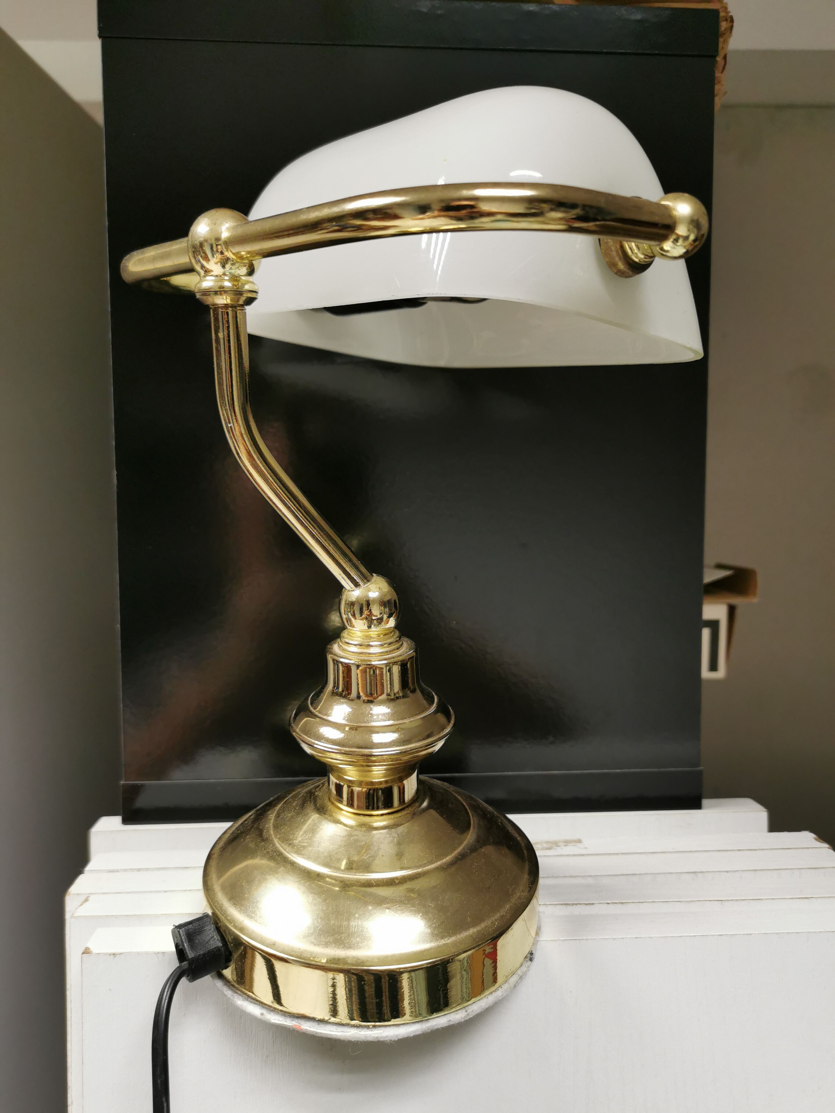 Small vintage desk lamp reading notary style
