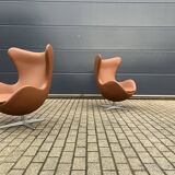 2x Fritz Hansen Egg chair by Arne Jacobsen in Cognac leather, new condition!