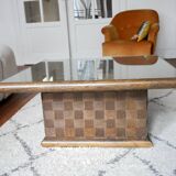 Square table in woven chestnut, with glass top