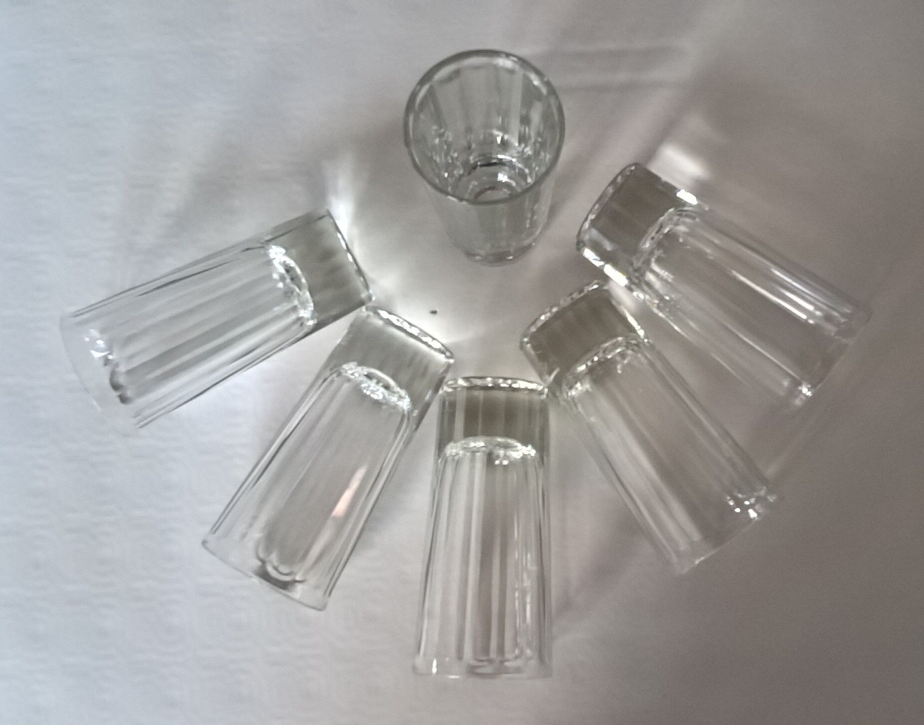 Six verres à apéritif