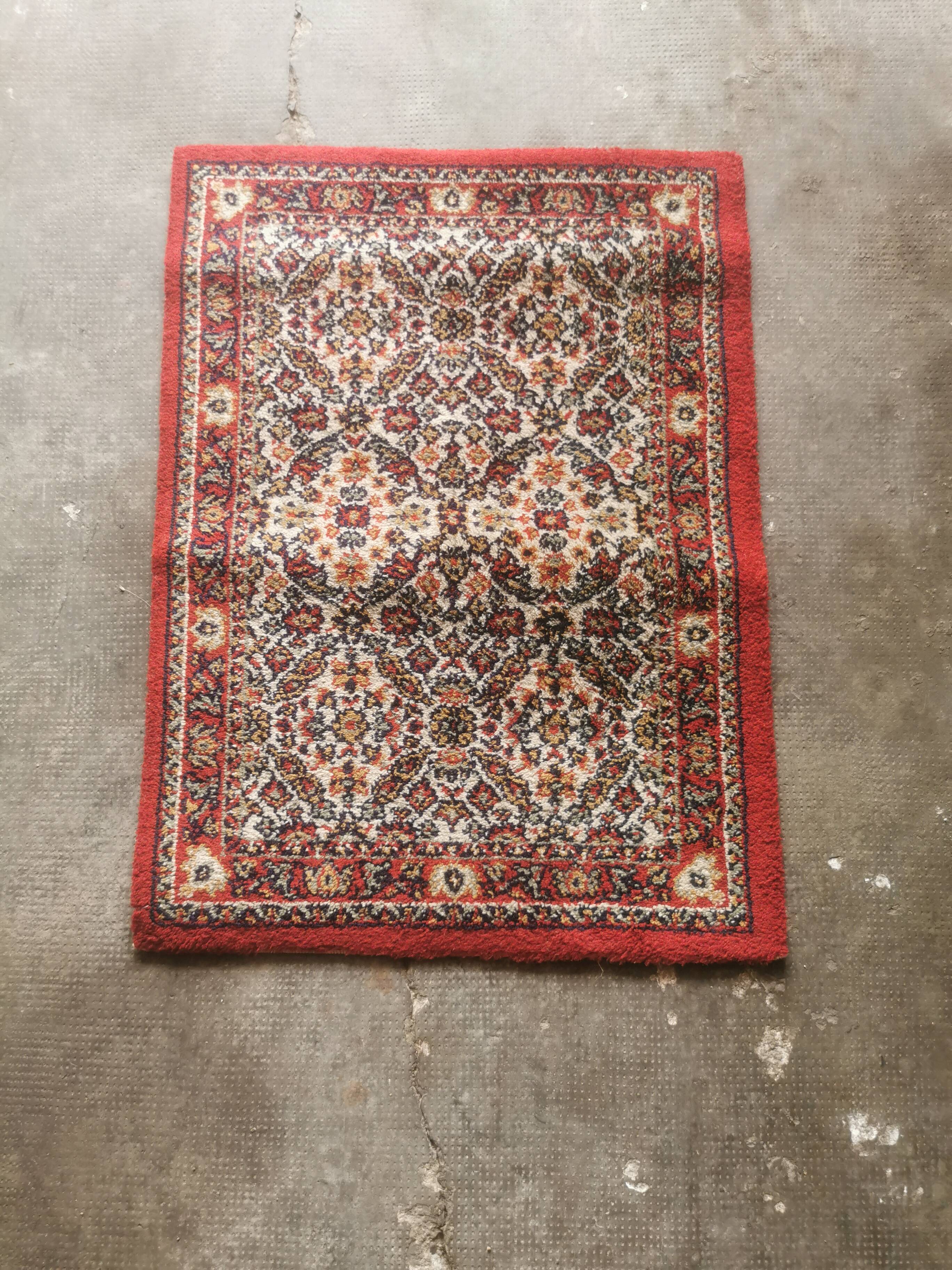 Mechanical rug