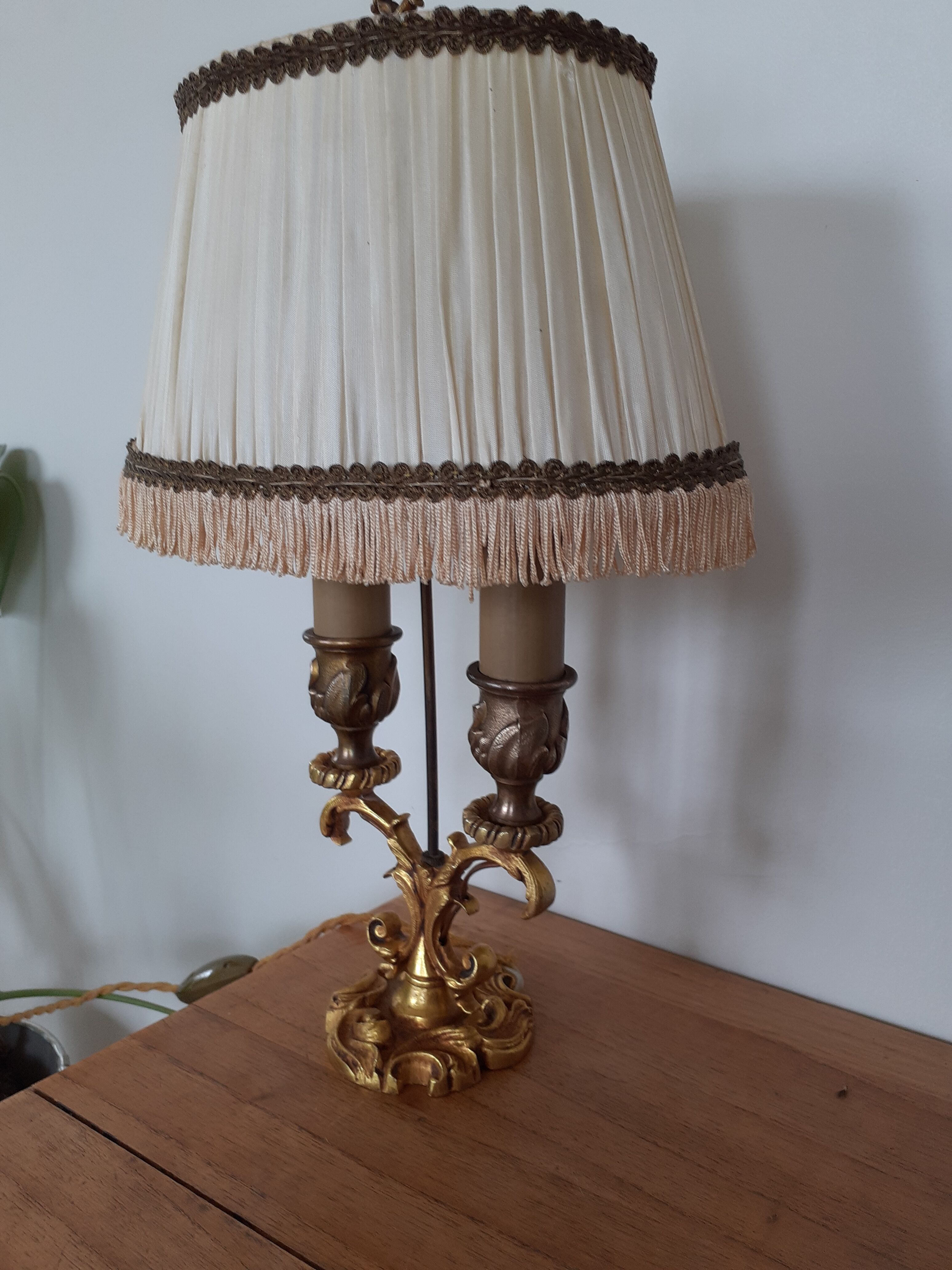 Hot water bottle lamp