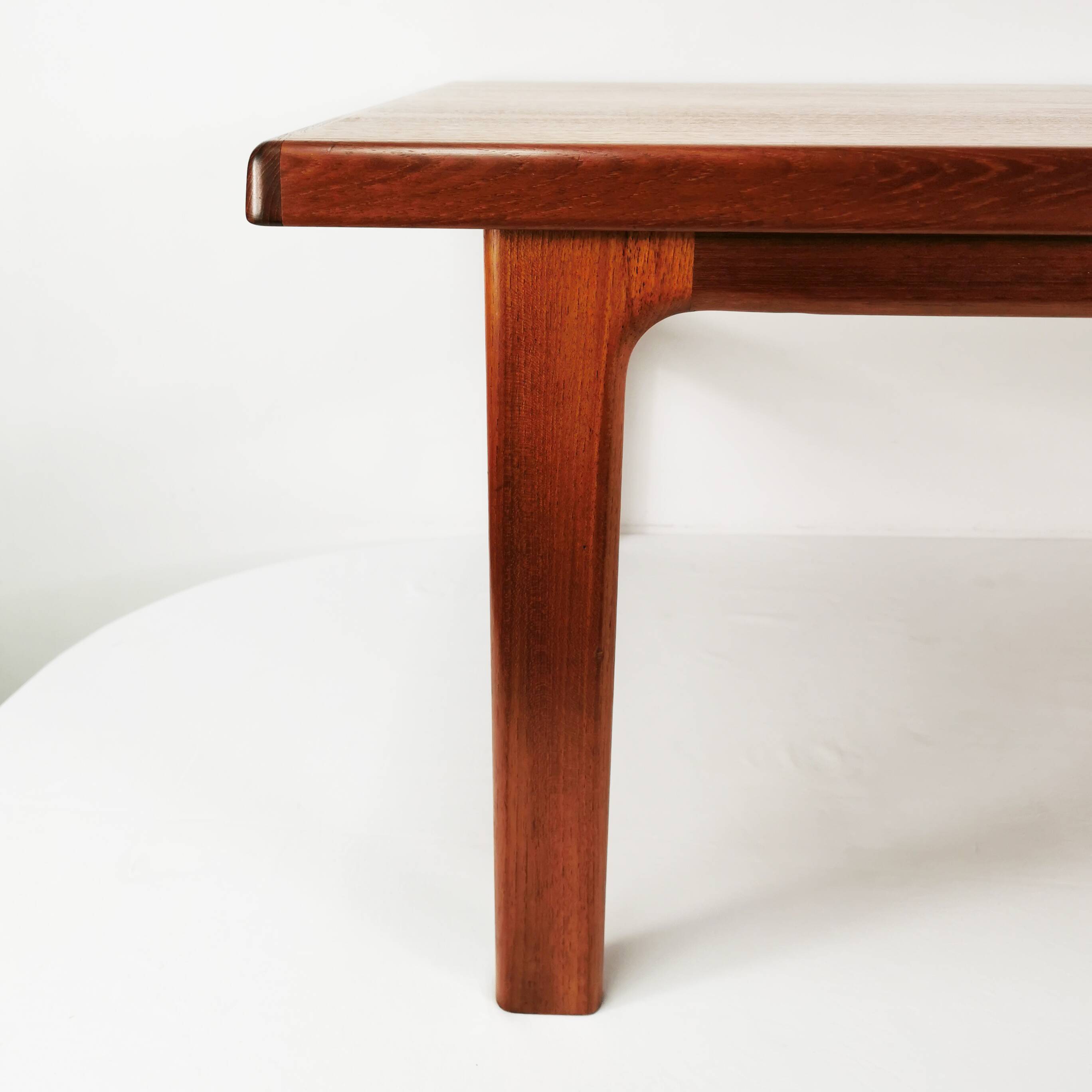 Coffee table - Mid Century bench, teak, Denmark, 1970s.