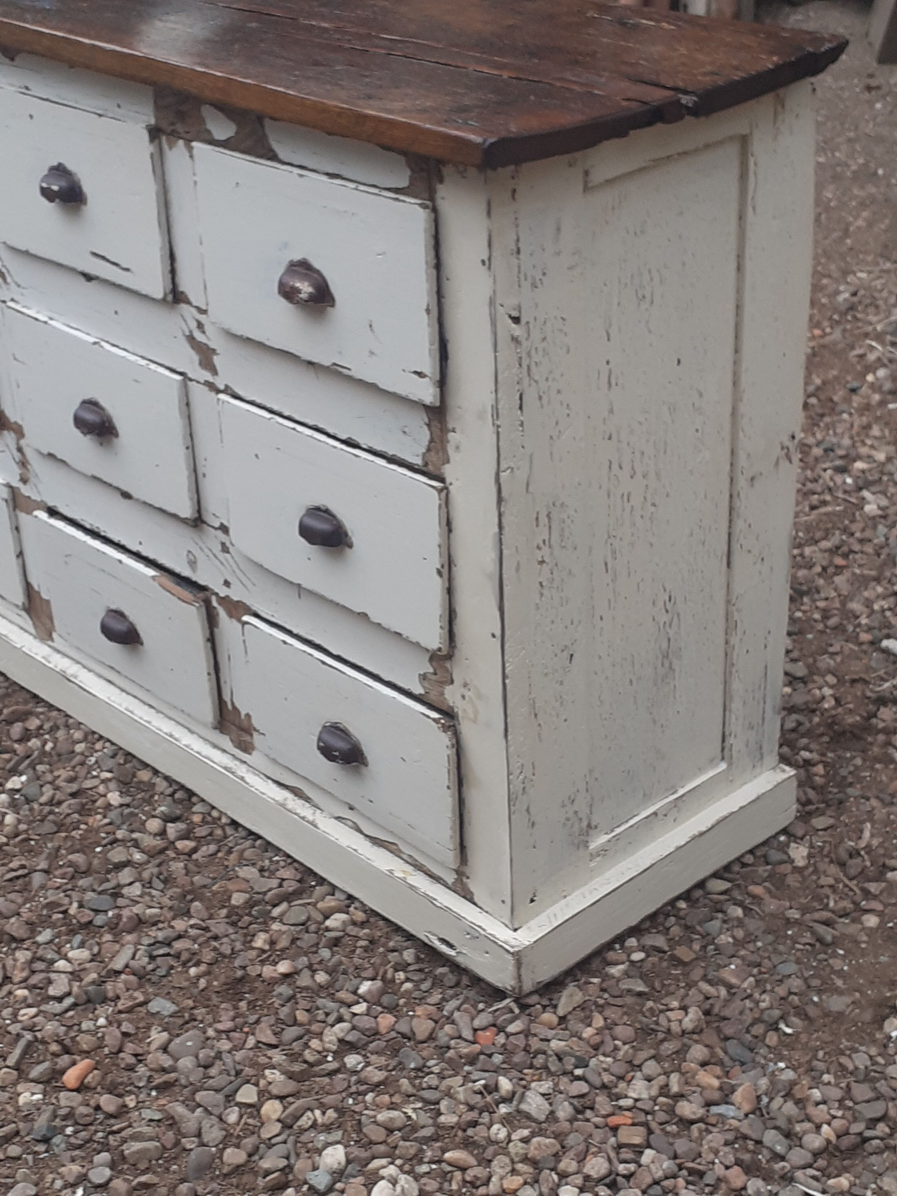 Loom cabinet with drawers