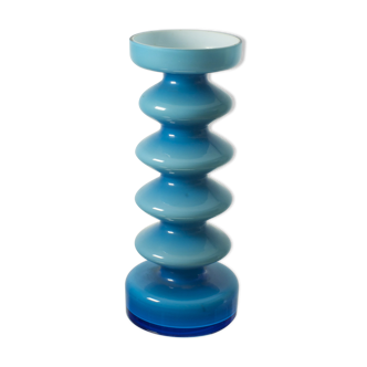 Vase en opaline bleue
