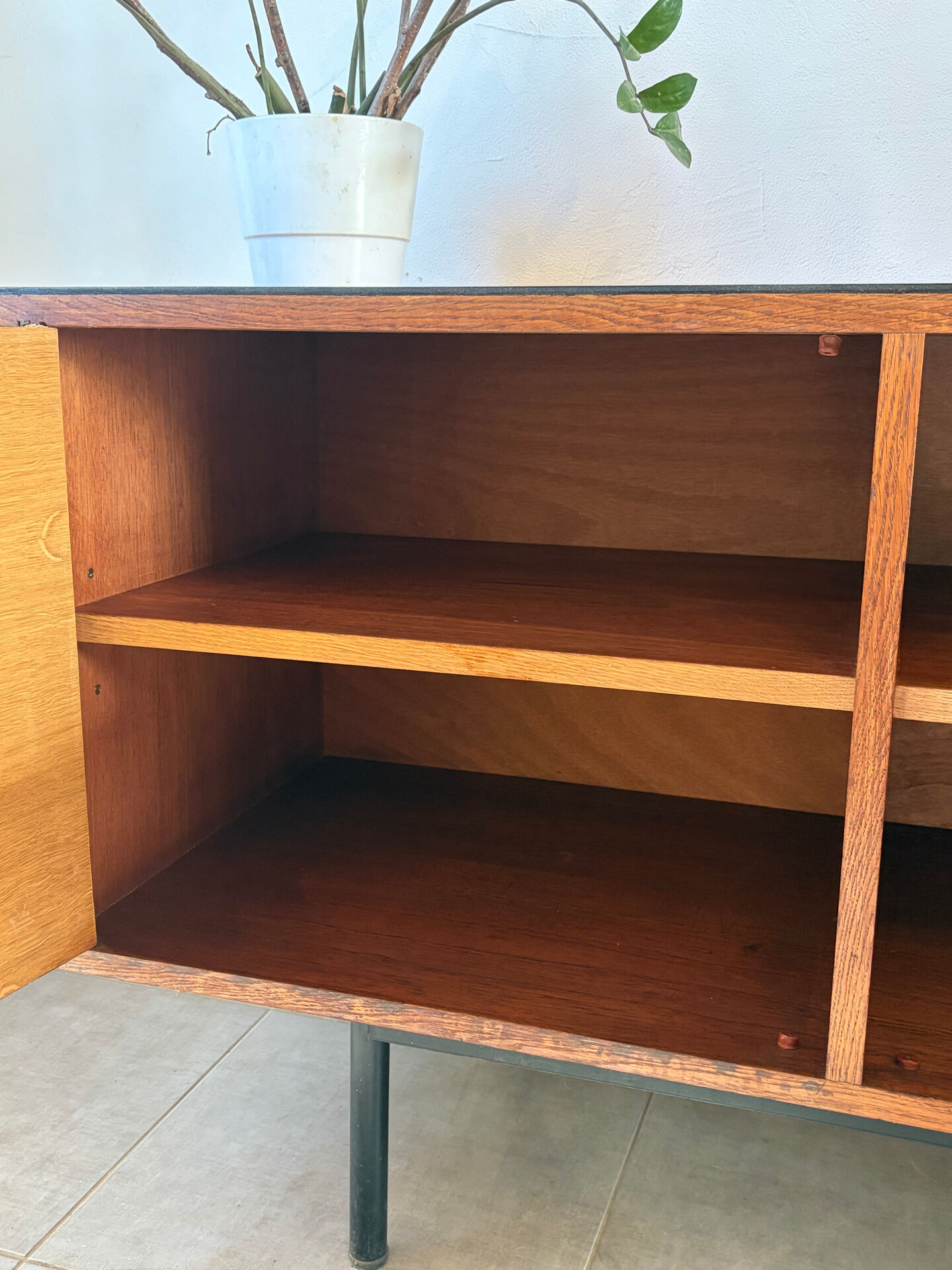 Vintage enfilade Claude Vassal