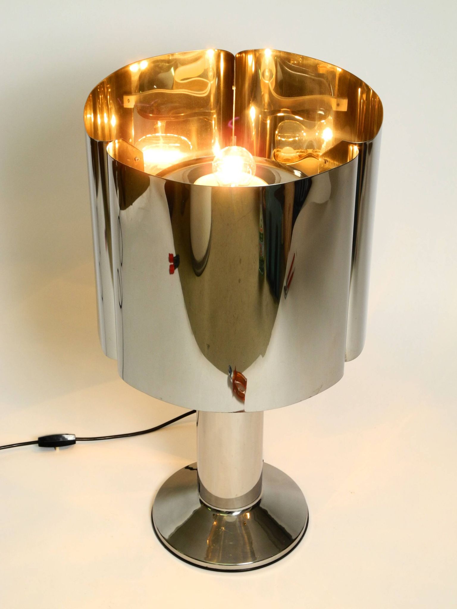 Heavy huge XXL 1970s metal chrome table lamp with metal shade | Heigh 75 cm