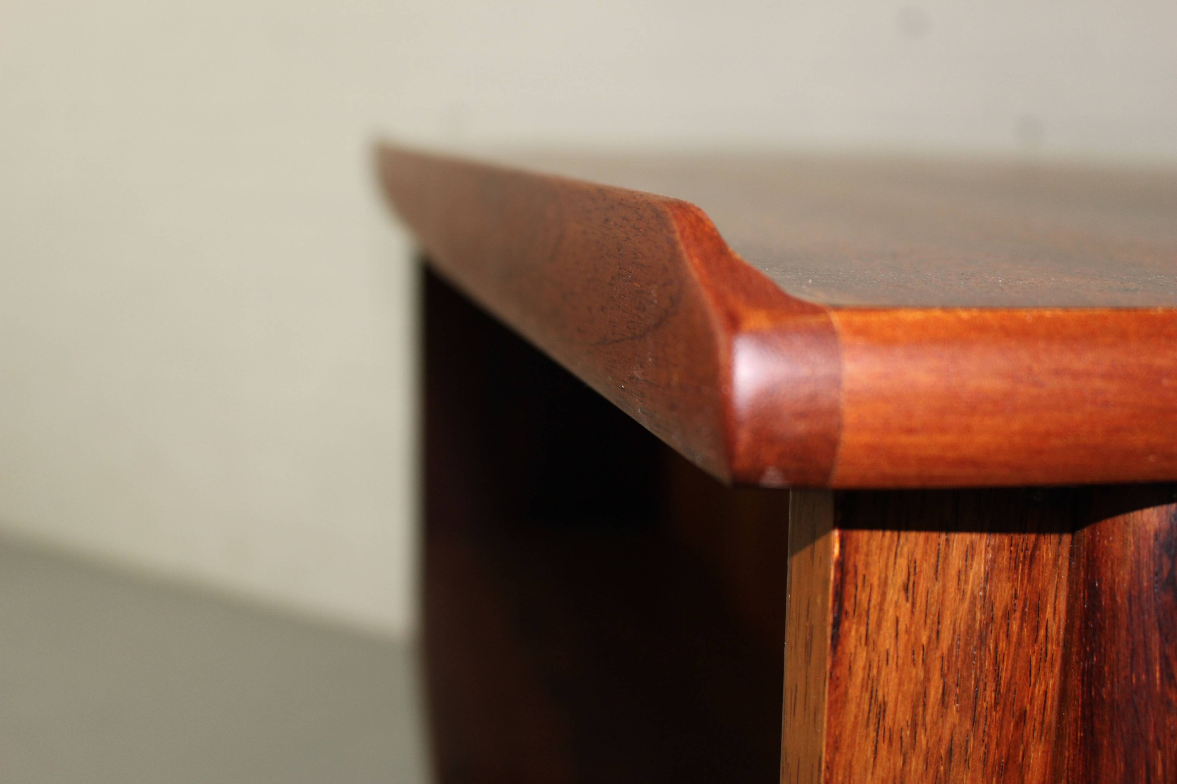 Bureau Boomerang en palissandre du milieu du siècle, années 1960