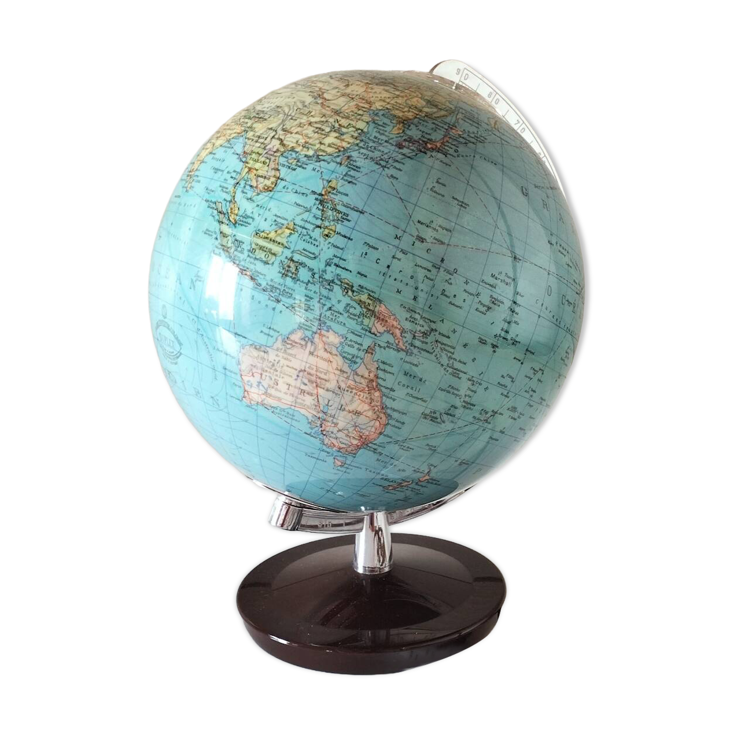 Illuminated globe