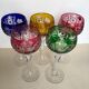 Ensemble de cinq verres à pied en cristal de couleur