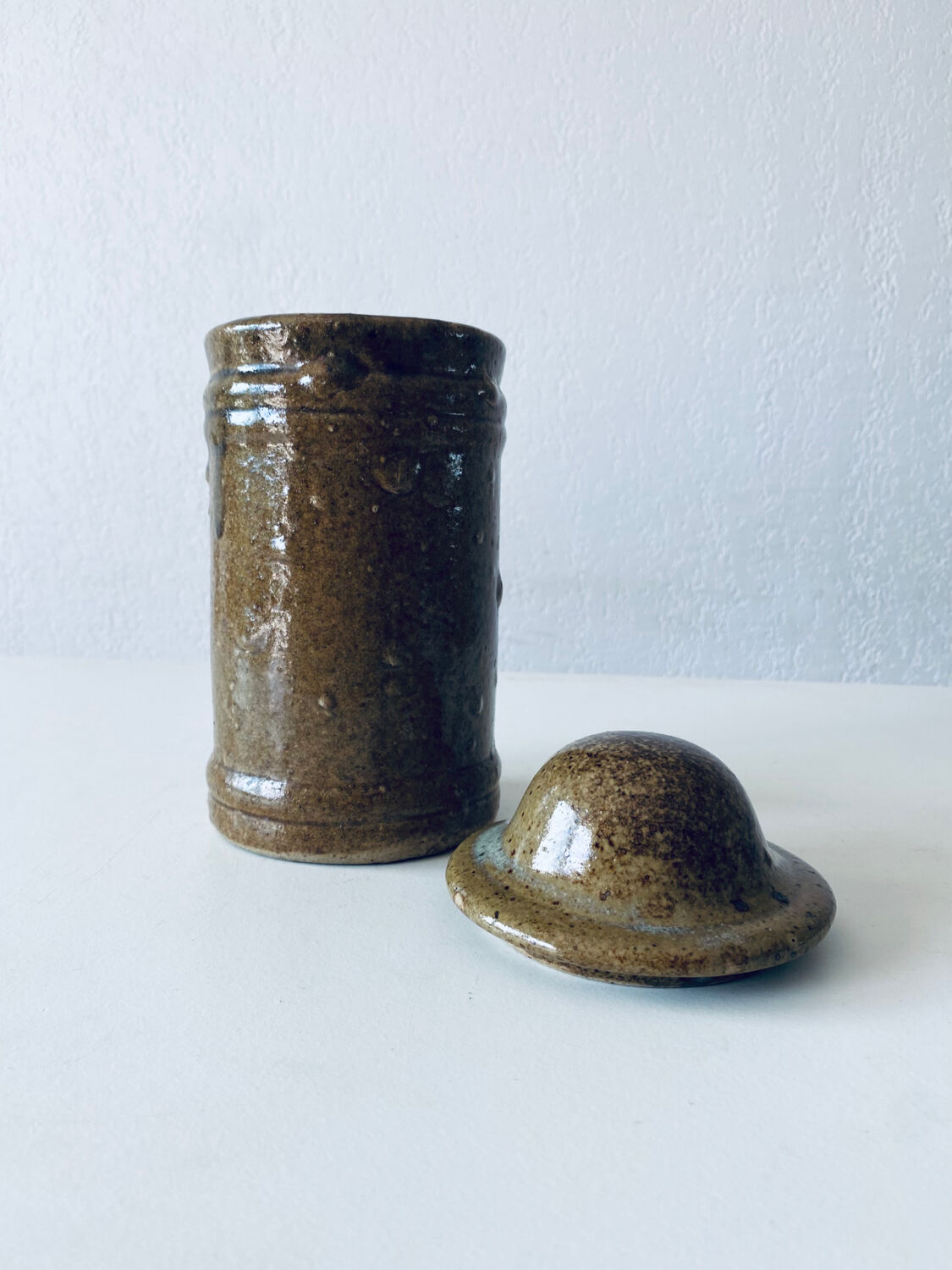 Stoneware candy pot