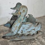 Ancien cygne à bascule d'enfant en teck birman