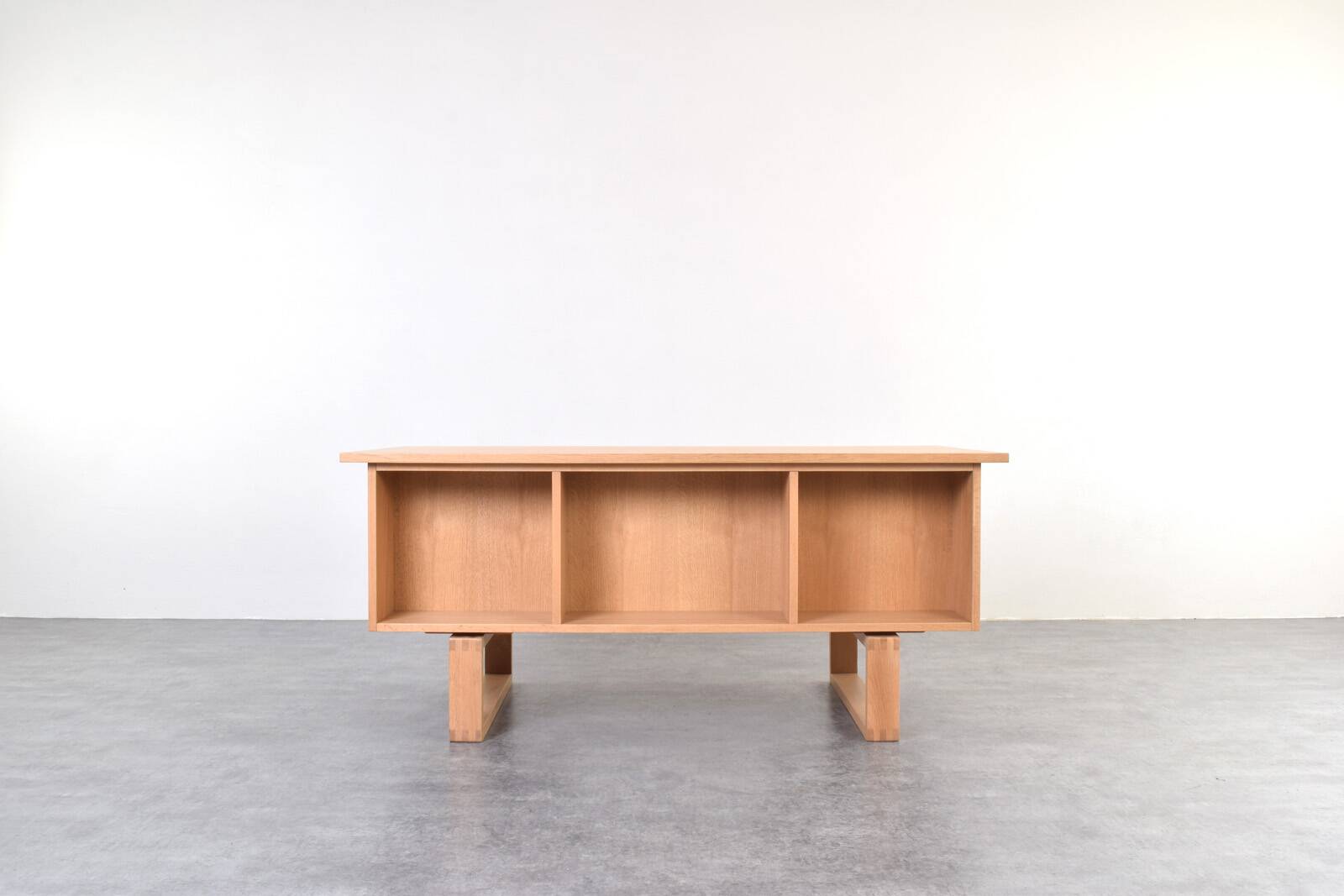 Mid-Century Oak Freestanding Desk by Torben Valeur & Henning Jensen for Dyr