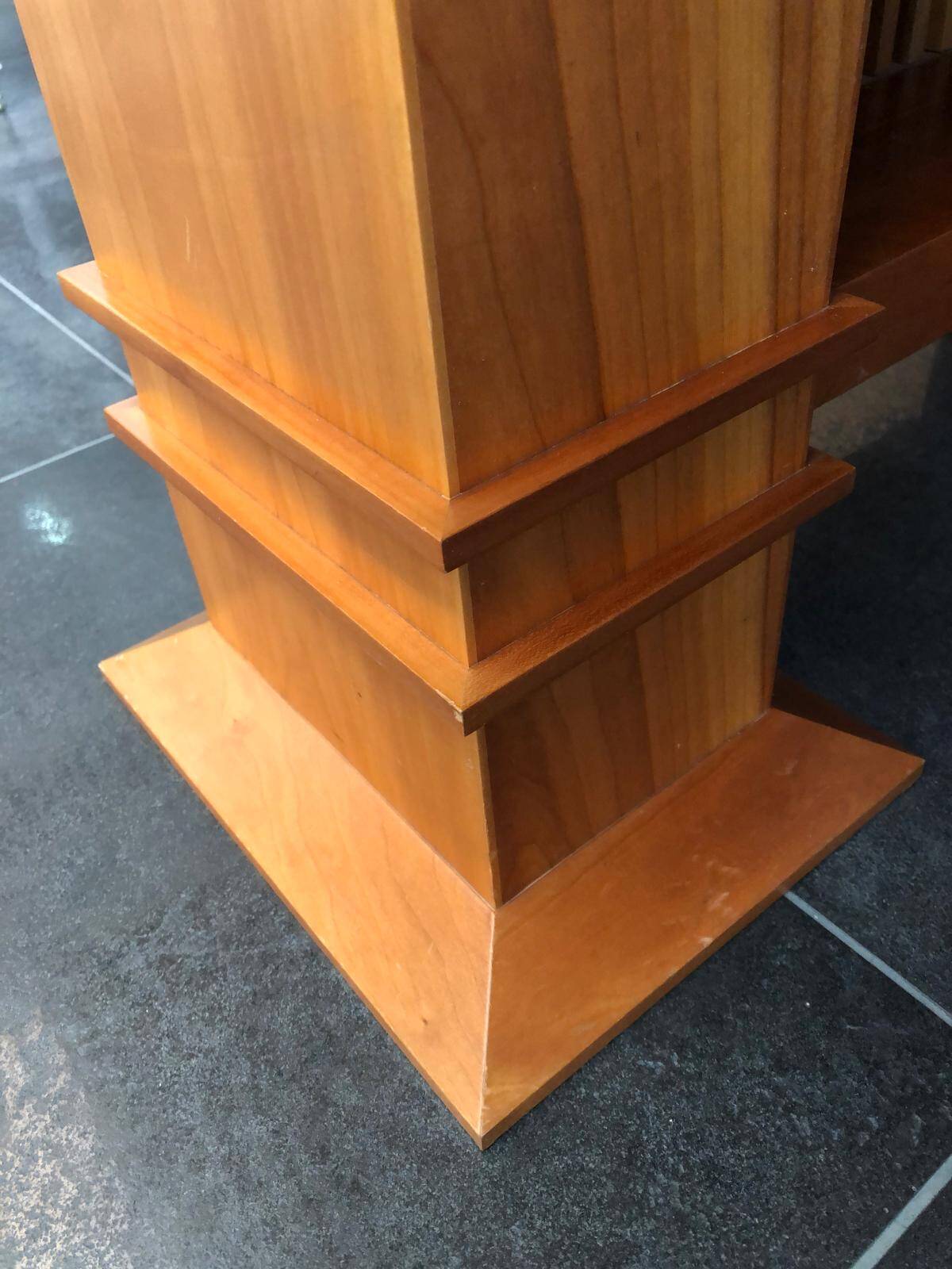 Table Allen 605 par Frank Lloyd Wright produite par Cassina