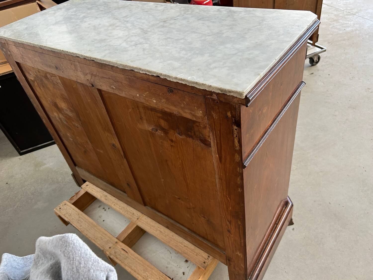 4-drawer chest of drawers