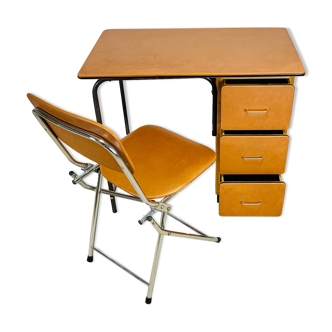 Eyrel desk and chair