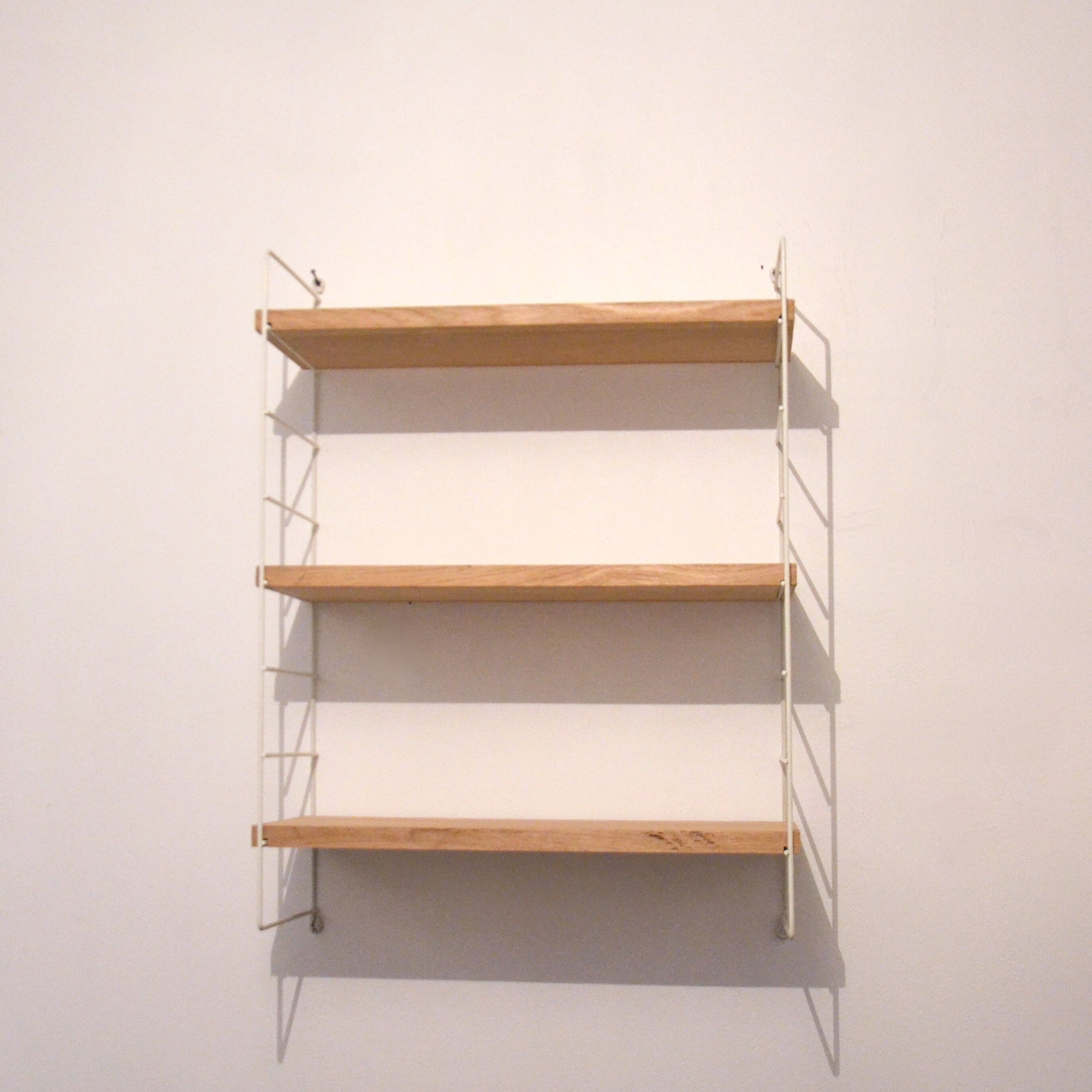 Shelf wall string 60s