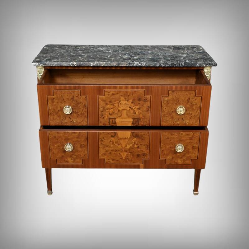 Commode sauteuse en marqueterie, style Louis XVI – milieu XXe