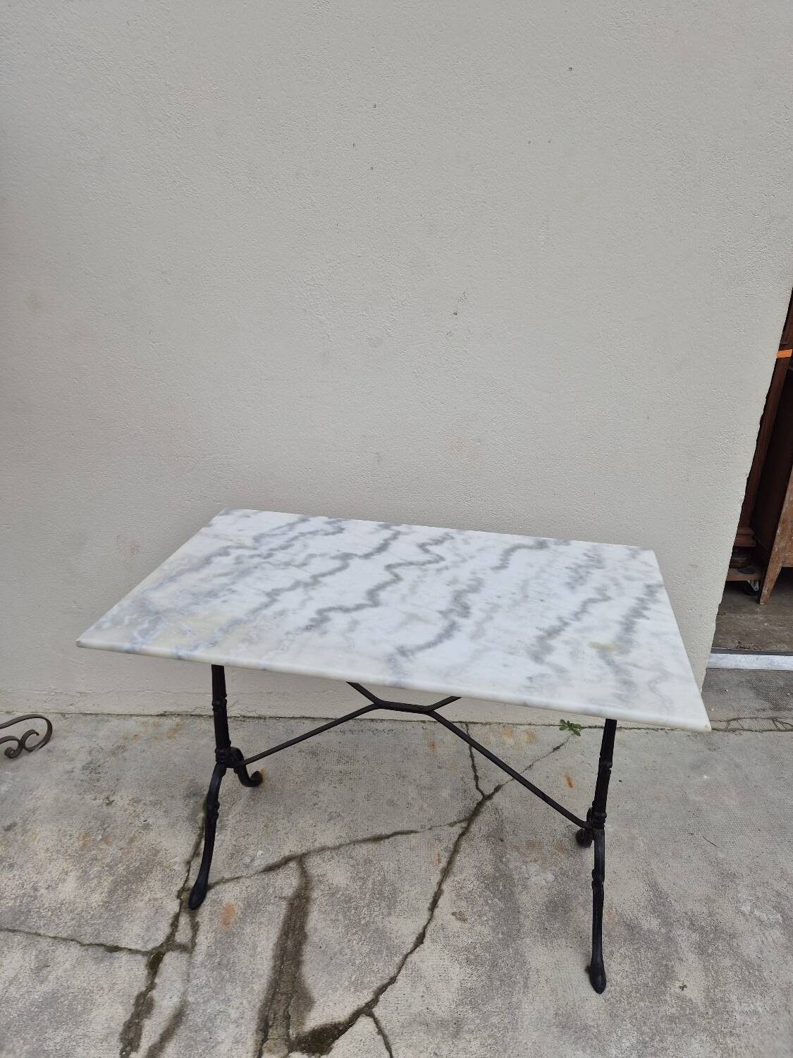 Table en marbre et fonte de bistrot restaurant ancienne