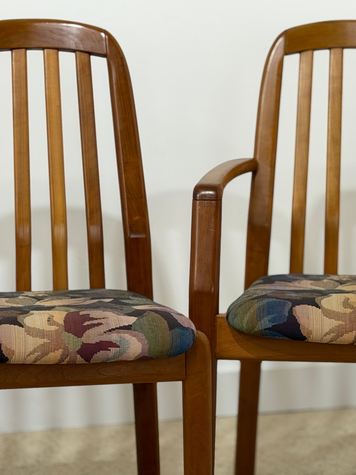 Ensemble 2 fauteuils et 3 chaises Dyrlund - design danois années 70